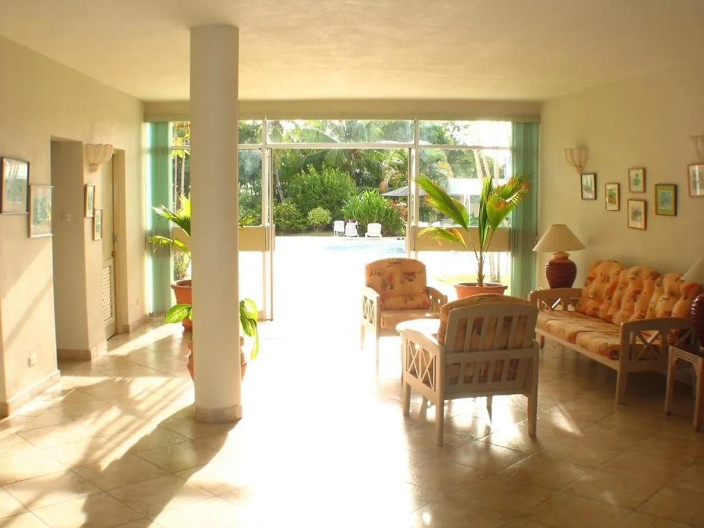 Apartment Condominium 220 Saint James