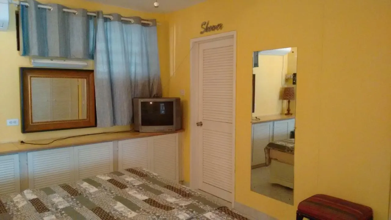 Condominium 220 Saint James